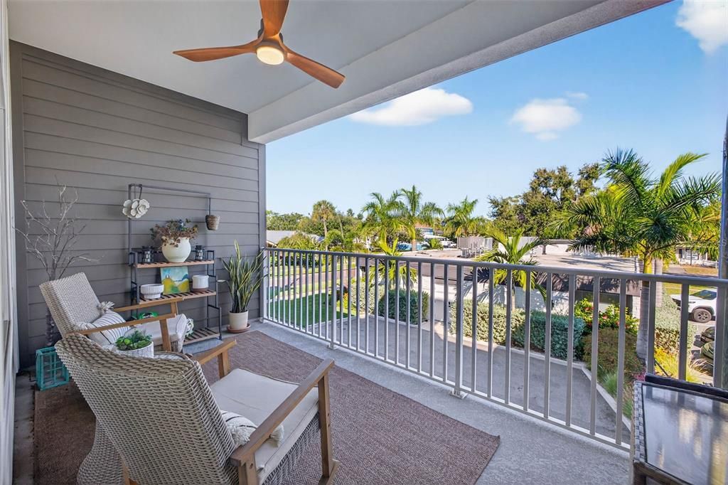 Active With Contract: $799,000 (3 beds, 3 baths, 1990 Square Feet)