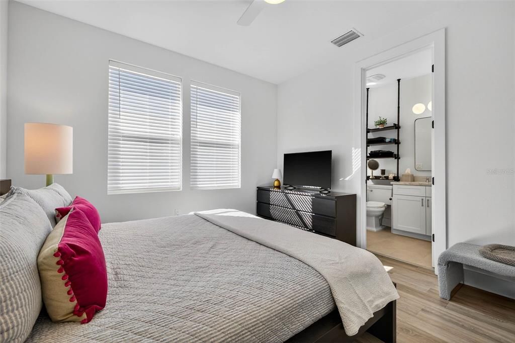 Active With Contract: $799,000 (3 beds, 3 baths, 1990 Square Feet)