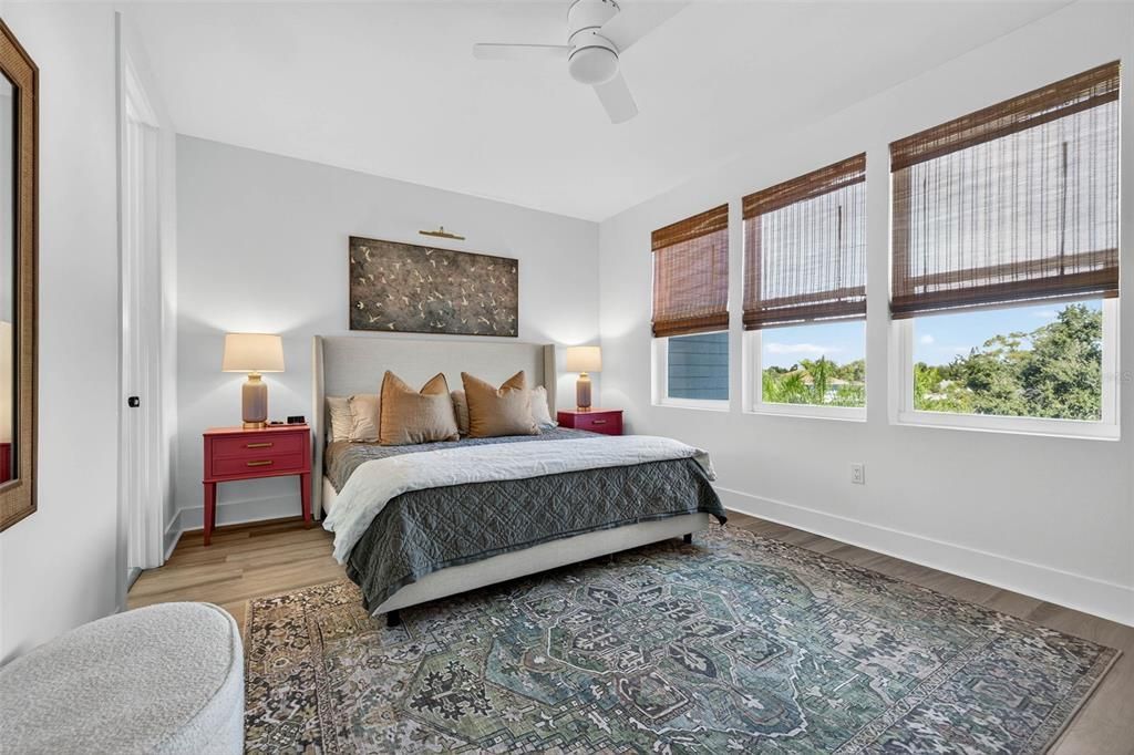 Active With Contract: $799,000 (3 beds, 3 baths, 1990 Square Feet)