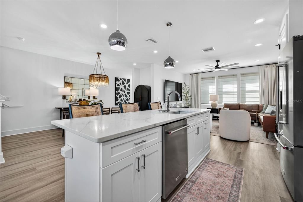 Active With Contract: $799,000 (3 beds, 3 baths, 1990 Square Feet)