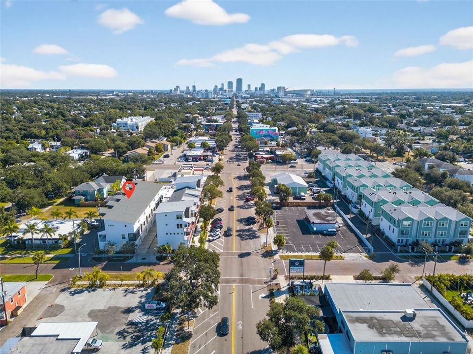 Active With Contract: $799,000 (3 beds, 3 baths, 1990 Square Feet)
