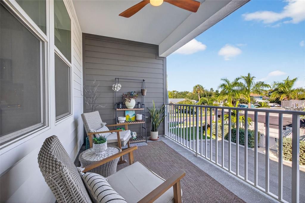 Active With Contract: $799,000 (3 beds, 3 baths, 1990 Square Feet)