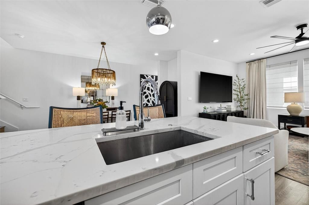 Active With Contract: $799,000 (3 beds, 3 baths, 1990 Square Feet)