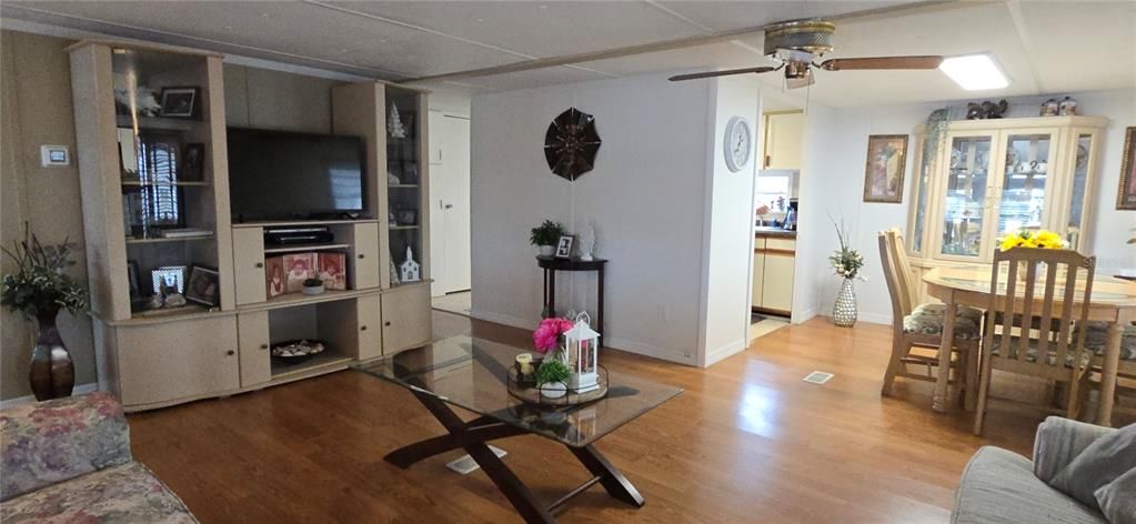 En Venta: $175,900 (3 camas, 2 baños, 1152 Pies cuadrados)