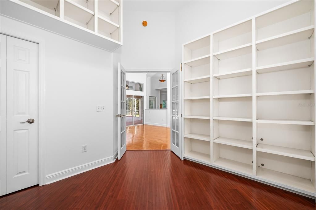 En Venta: $775,000 (4 camas, 3 baños, 3471 Pies cuadrados)