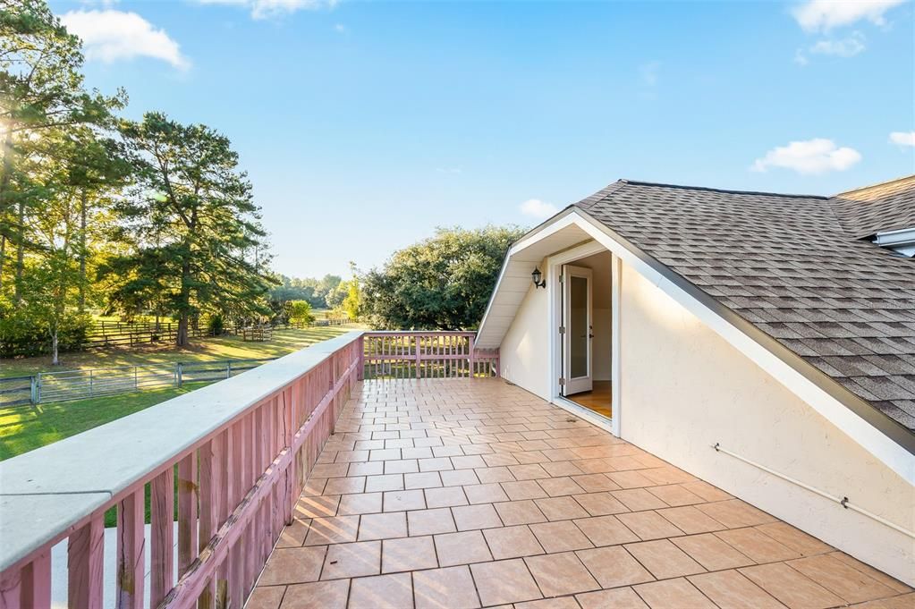 En Venta: $775,000 (4 camas, 3 baños, 3471 Pies cuadrados)