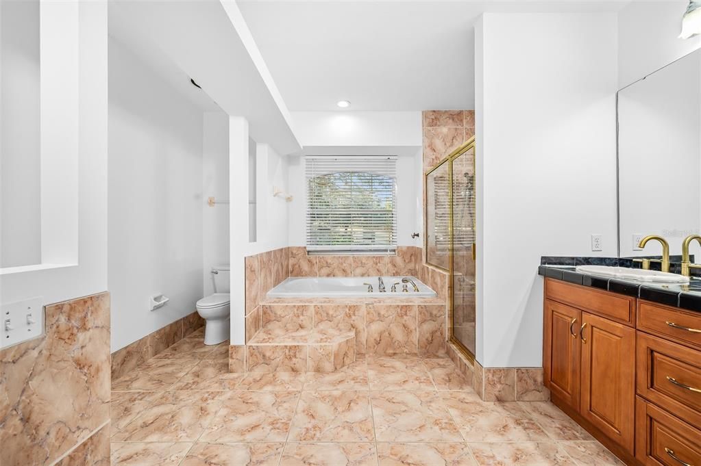 En Venta: $775,000 (4 camas, 3 baños, 3471 Pies cuadrados)