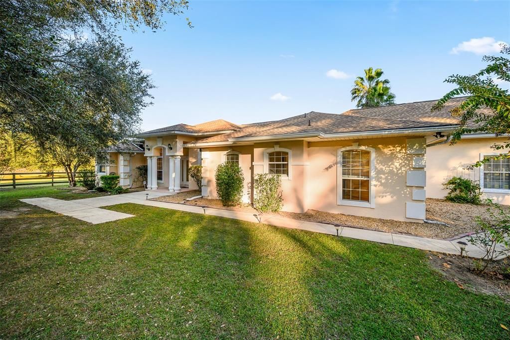 En Venta: $775,000 (4 camas, 3 baños, 3471 Pies cuadrados)