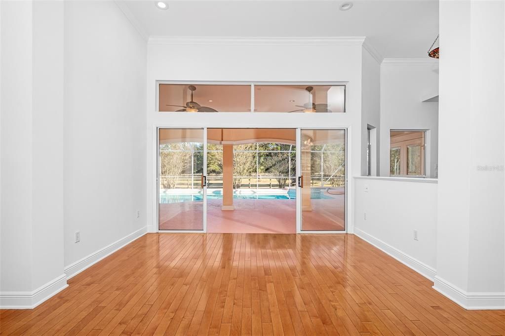 En Venta: $775,000 (4 camas, 3 baños, 3471 Pies cuadrados)