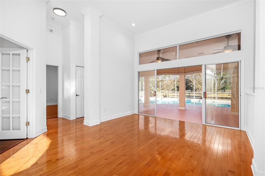 En Venta: $775,000 (4 camas, 3 baños, 3471 Pies cuadrados)