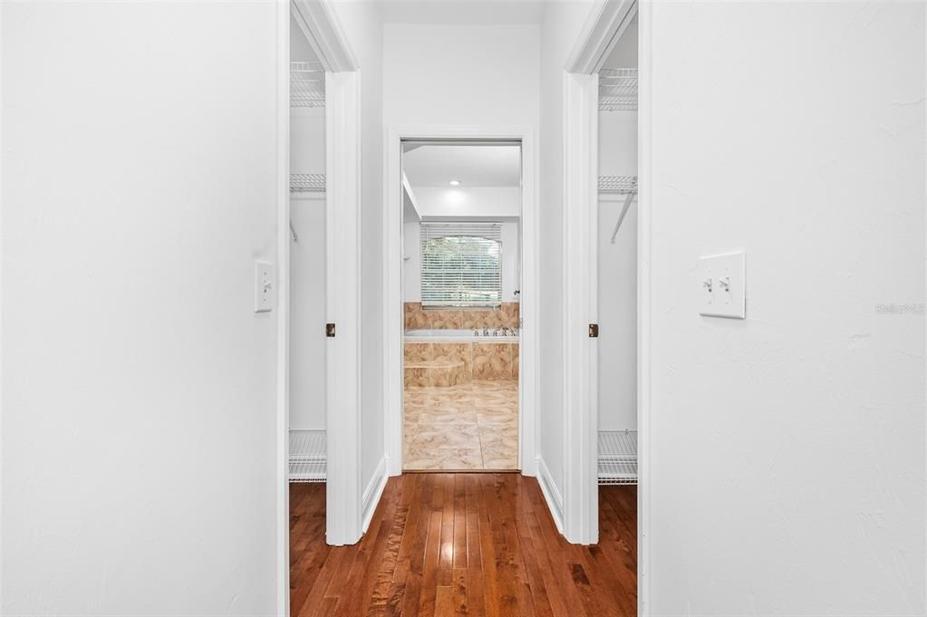 En Venta: $775,000 (4 camas, 3 baños, 3471 Pies cuadrados)