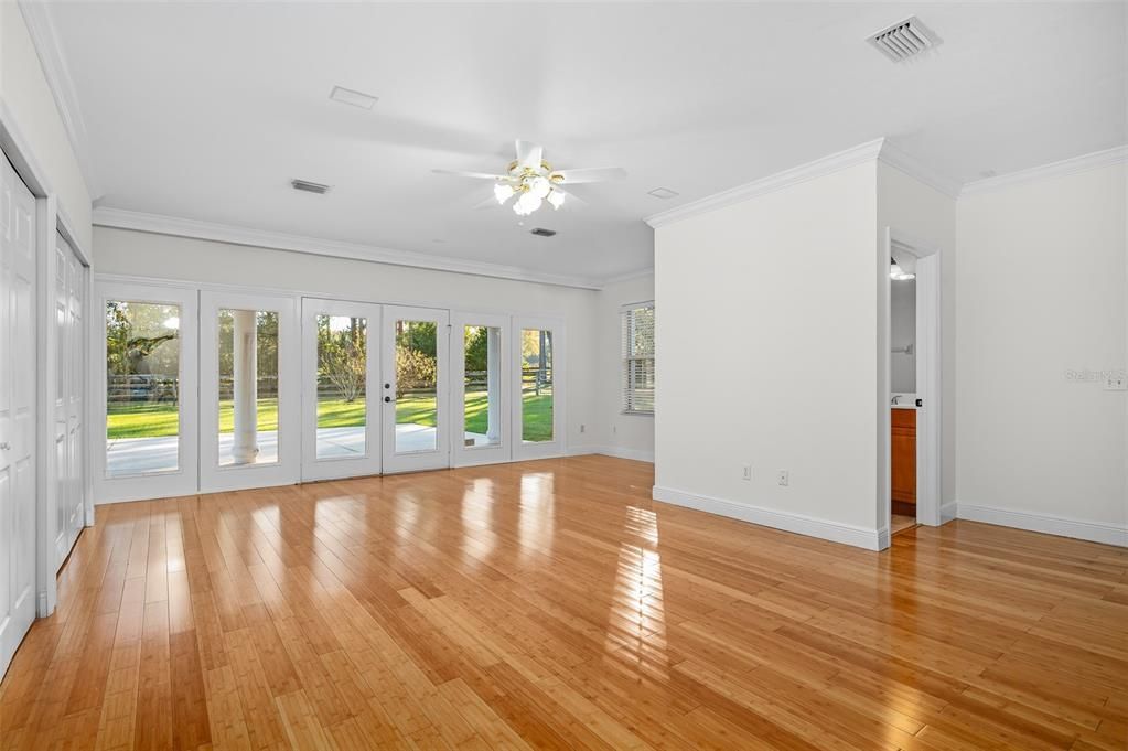 En Venta: $775,000 (4 camas, 3 baños, 3471 Pies cuadrados)