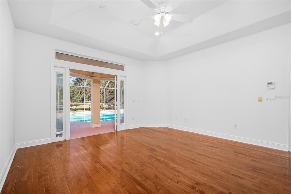 En Venta: $775,000 (4 camas, 3 baños, 3471 Pies cuadrados)