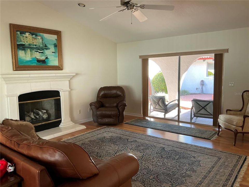 For Sale: $899,000 (4 beds, 3 baths, 3131 Square Feet)