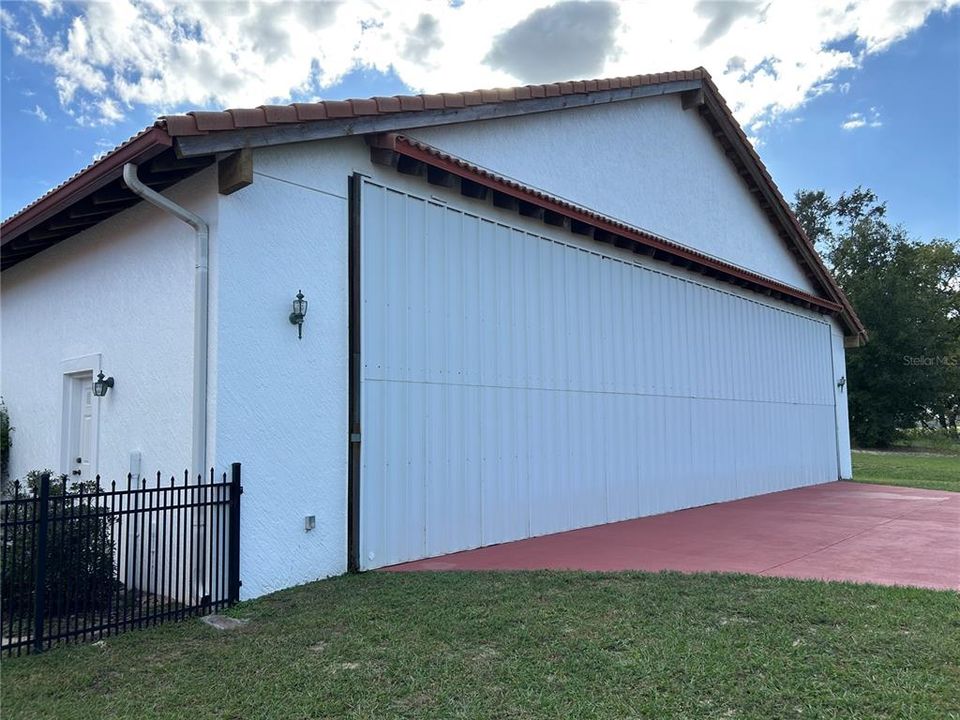 For Sale: $899,000 (4 beds, 3 baths, 3131 Square Feet)