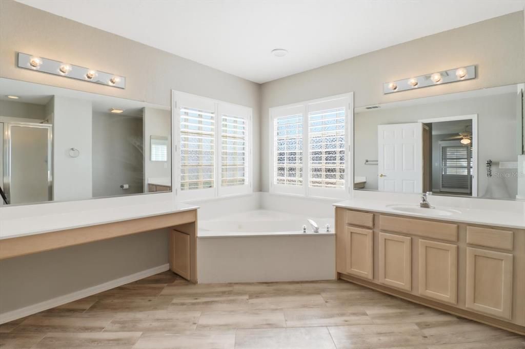 For Sale: $269,000 (3 beds, 2 baths, 1974 Square Feet)