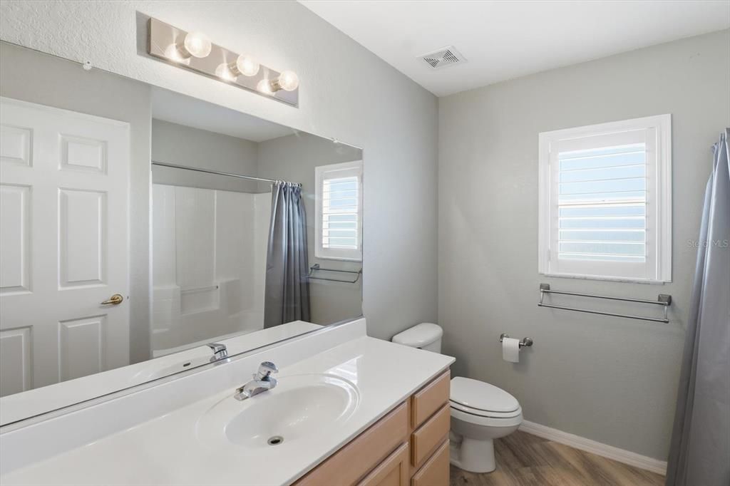 For Sale: $269,000 (3 beds, 2 baths, 1974 Square Feet)