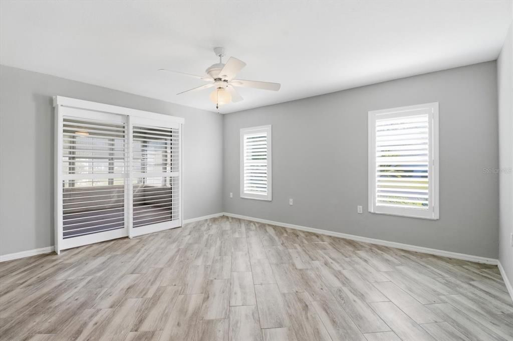 For Sale: $269,000 (3 beds, 2 baths, 1974 Square Feet)