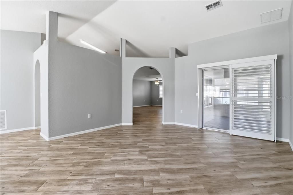 For Sale: $269,000 (3 beds, 2 baths, 1974 Square Feet)