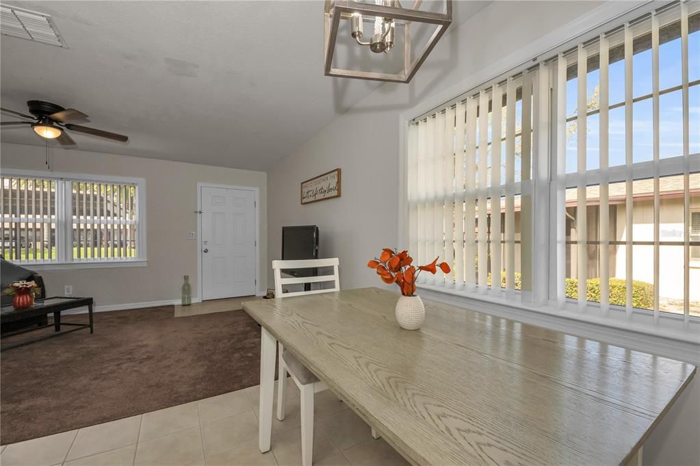 合同活跃: $149,500 (1 贝兹, 1 浴室, 593 平方英尺)