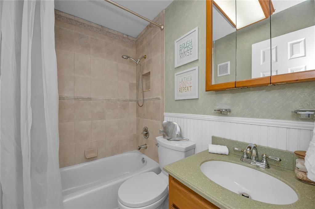 合同活跃: $149,500 (1 贝兹, 1 浴室, 593 平方英尺)