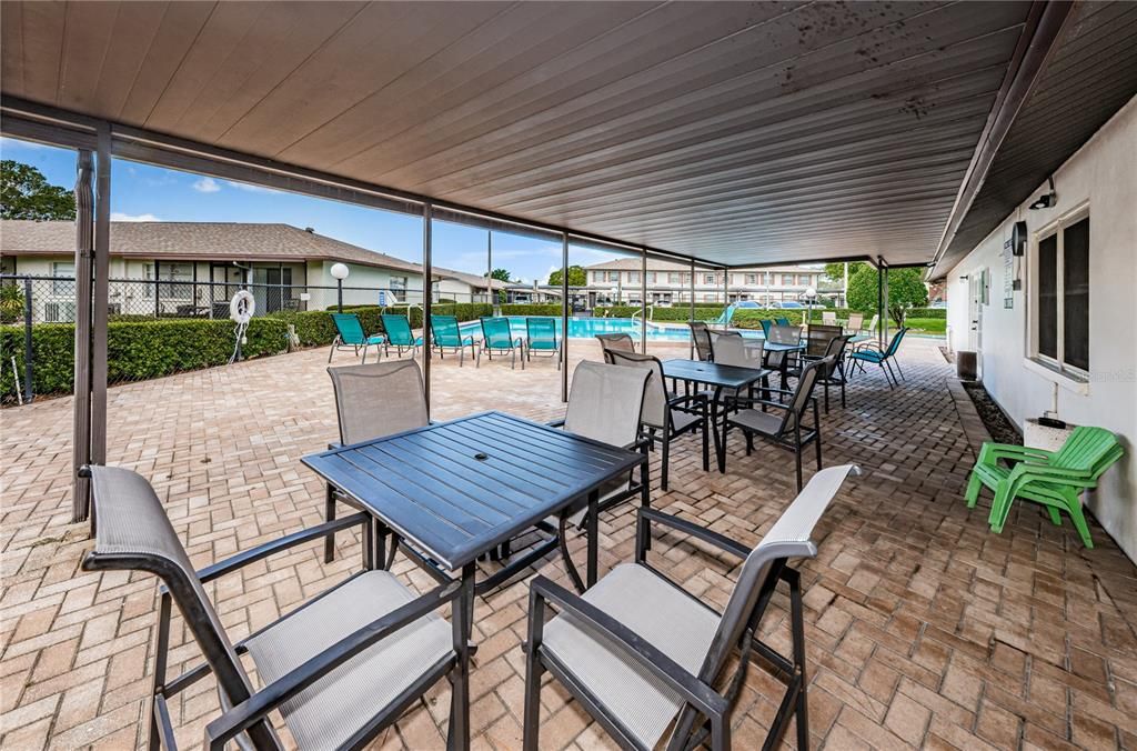 合同活跃: $149,500 (1 贝兹, 1 浴室, 593 平方英尺)