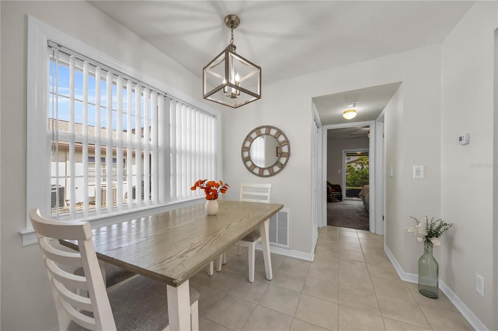 合同活跃: $149,500 (1 贝兹, 1 浴室, 593 平方英尺)