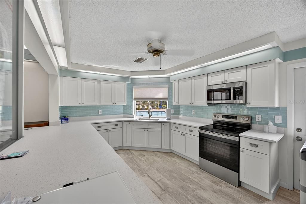 Activo con contrato: $219,999 (2 camas, 2 baños, 1383 Pies cuadrados)