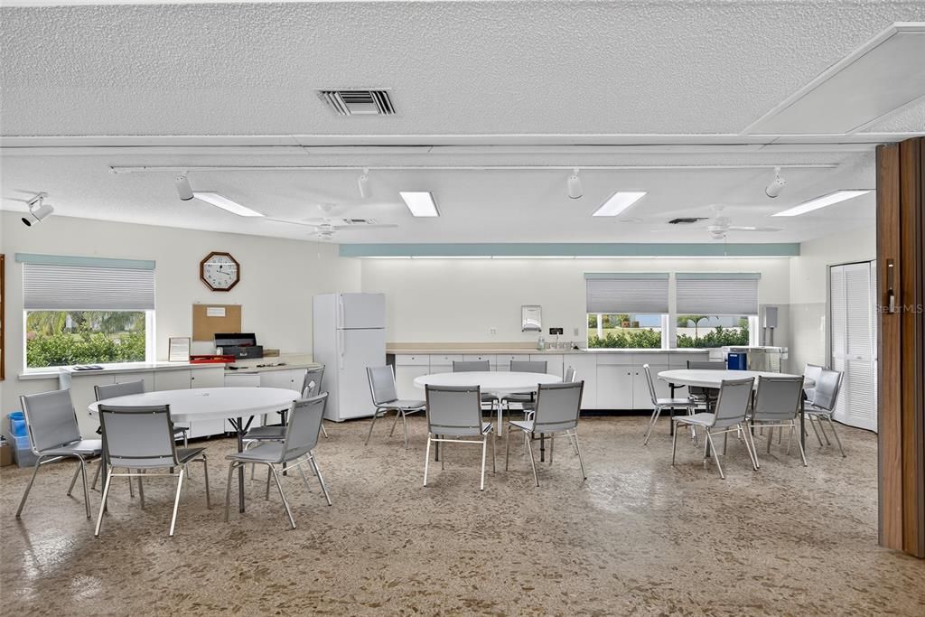 Activo con contrato: $219,999 (2 camas, 2 baños, 1383 Pies cuadrados)