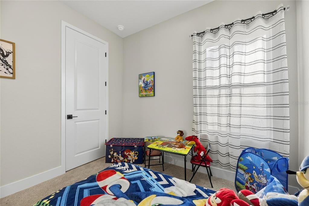 For Sale: $560,000 (4 beds, 3 baths, 2213 Square Feet)