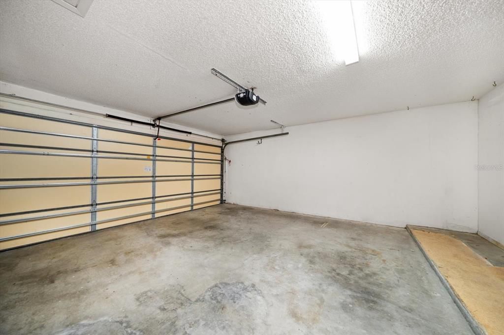 Activo con contrato: $389,000 (3 camas, 2 baños, 1584 Pies cuadrados)