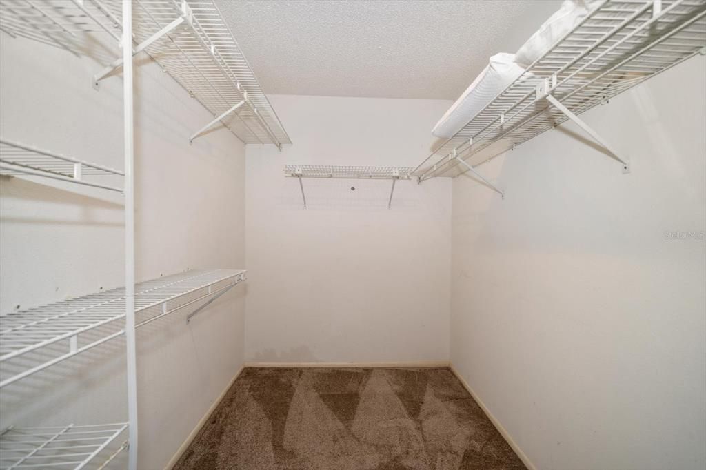 Activo con contrato: $389,000 (3 camas, 2 baños, 1584 Pies cuadrados)