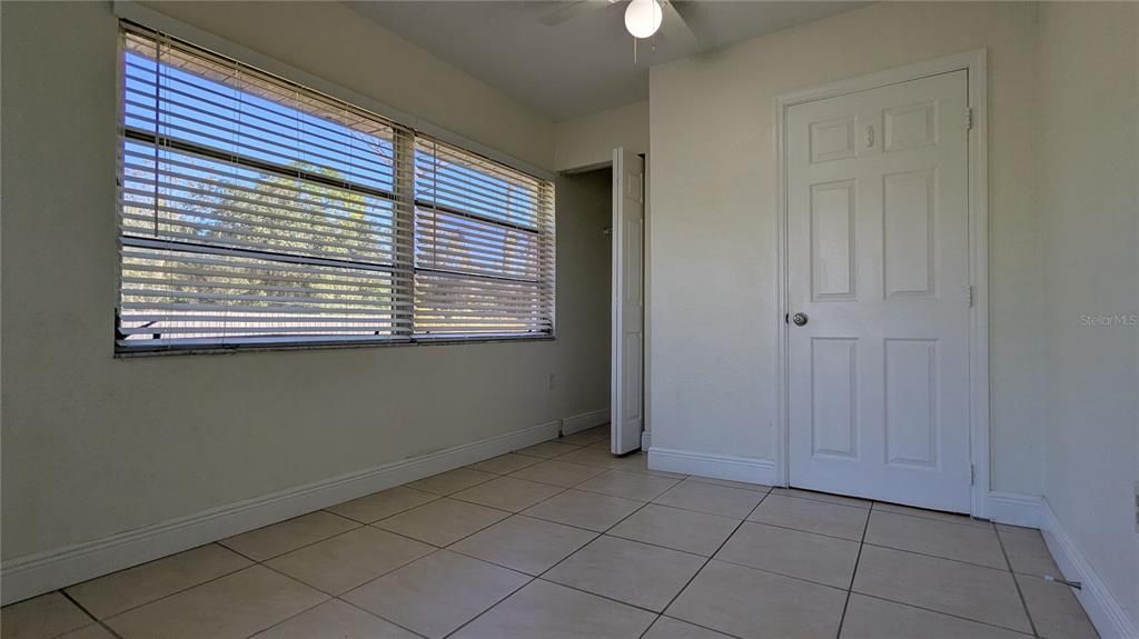 Active With Contract: $1,585 (3 beds, 2 baths, 1250 Square Feet)