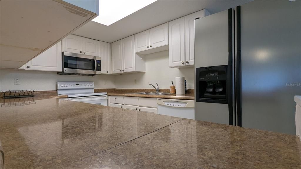 Active With Contract: $1,585 (3 beds, 2 baths, 1250 Square Feet)