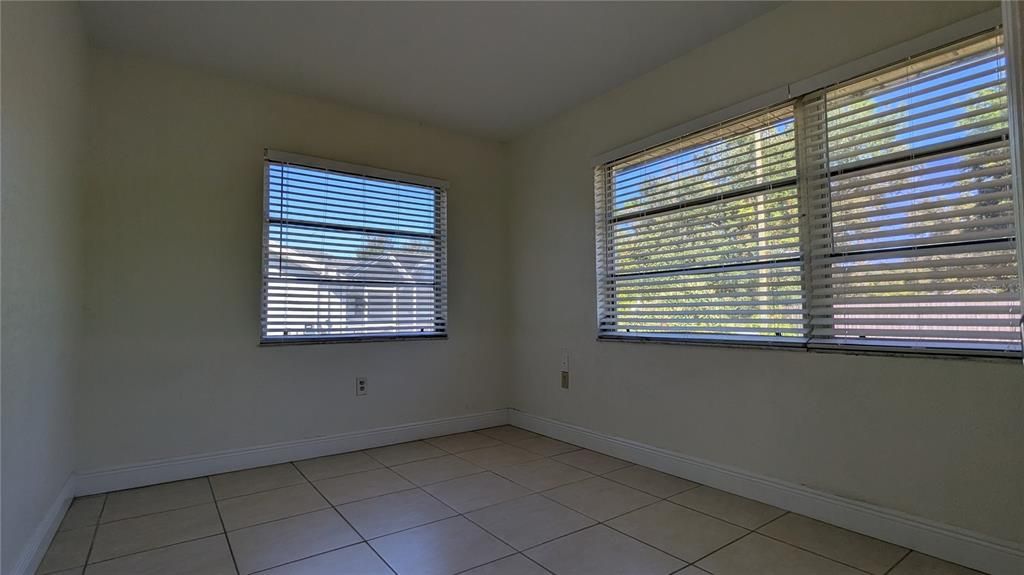 Active With Contract: $1,585 (3 beds, 2 baths, 1250 Square Feet)
