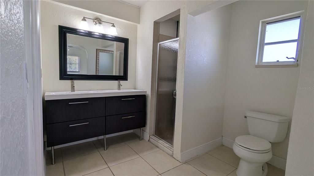 Active With Contract: $1,585 (3 beds, 2 baths, 1250 Square Feet)