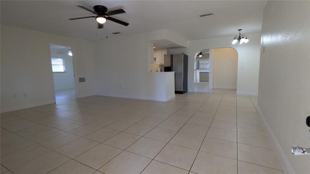 Active With Contract: $1,585 (3 beds, 2 baths, 1250 Square Feet)