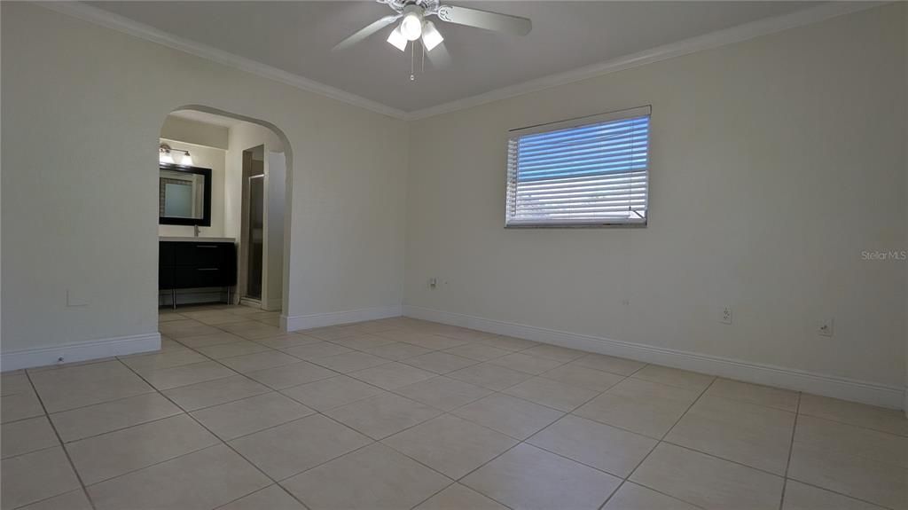 Active With Contract: $1,585 (3 beds, 2 baths, 1250 Square Feet)