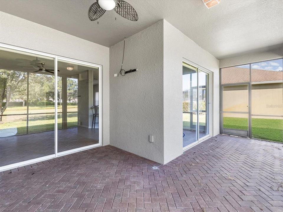 En Venta: $295,000 (3 camas, 2 baños, 1661 Pies cuadrados)