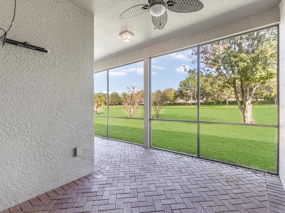 En Venta: $295,000 (3 camas, 2 baños, 1661 Pies cuadrados)