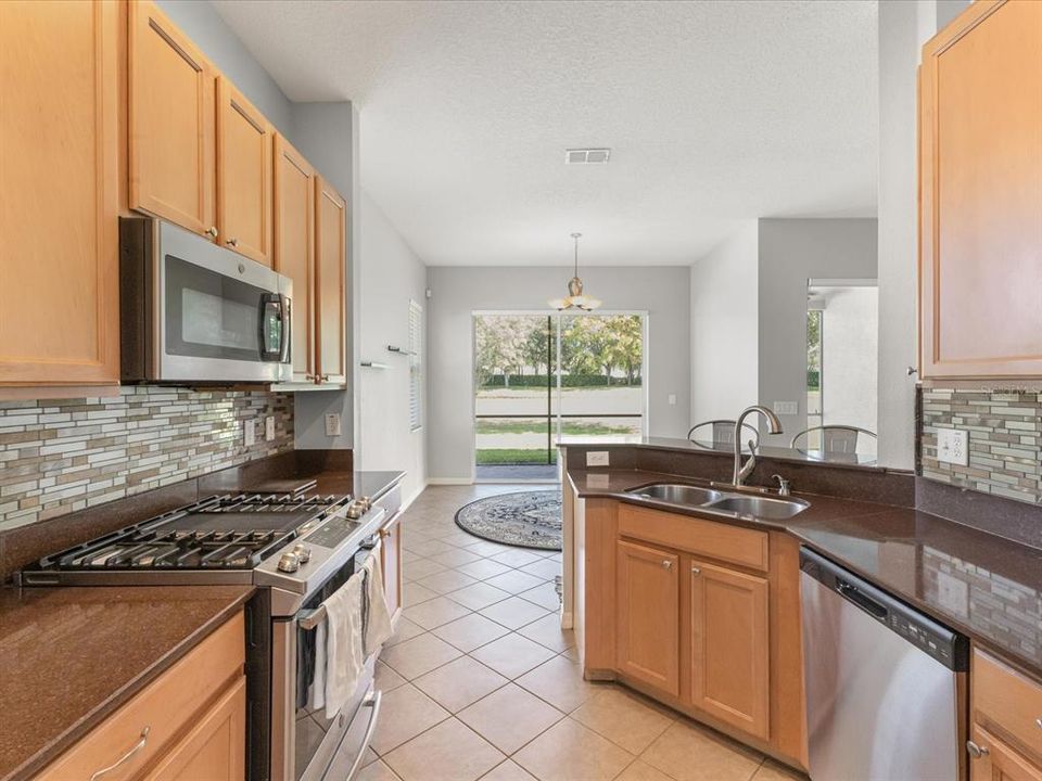 En Venta: $295,000 (3 camas, 2 baños, 1661 Pies cuadrados)