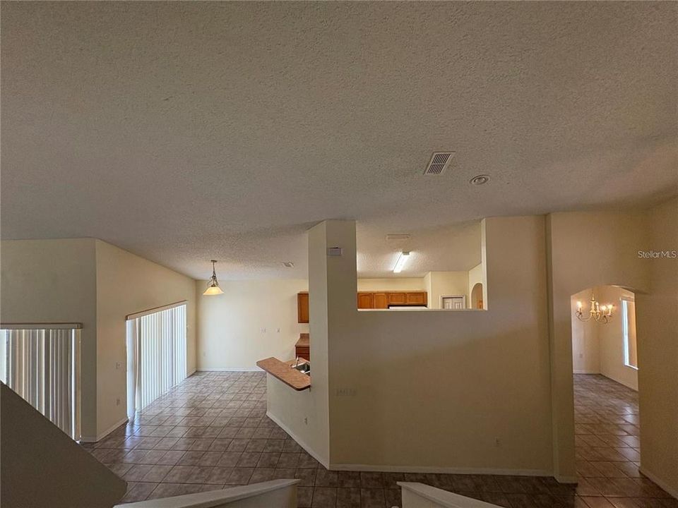 For Sale: $349,000 (3 beds, 3 baths, 2338 Square Feet)