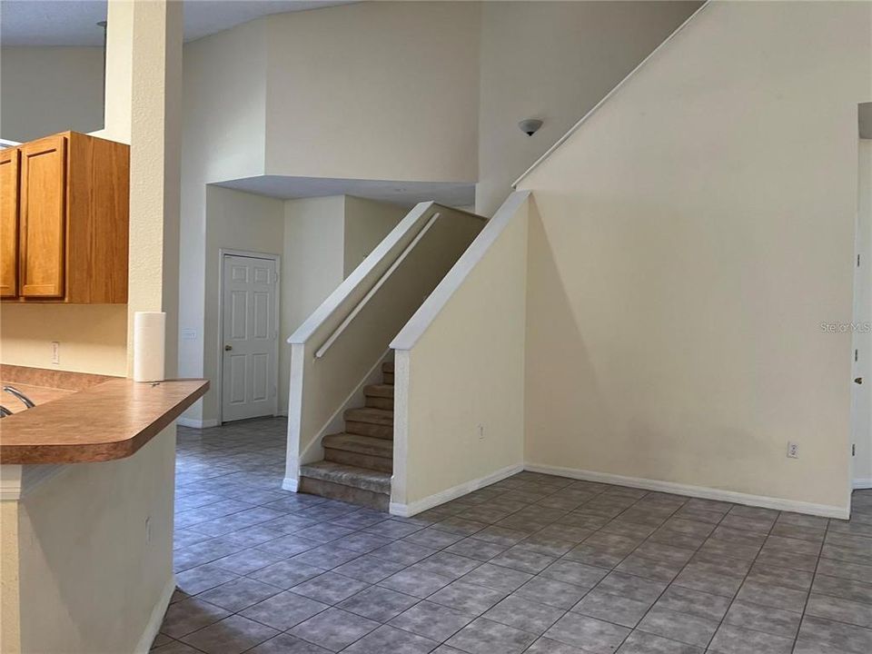 For Sale: $349,000 (3 beds, 3 baths, 2338 Square Feet)