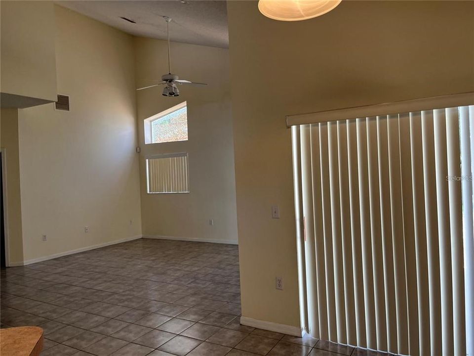 For Sale: $349,000 (3 beds, 3 baths, 2338 Square Feet)