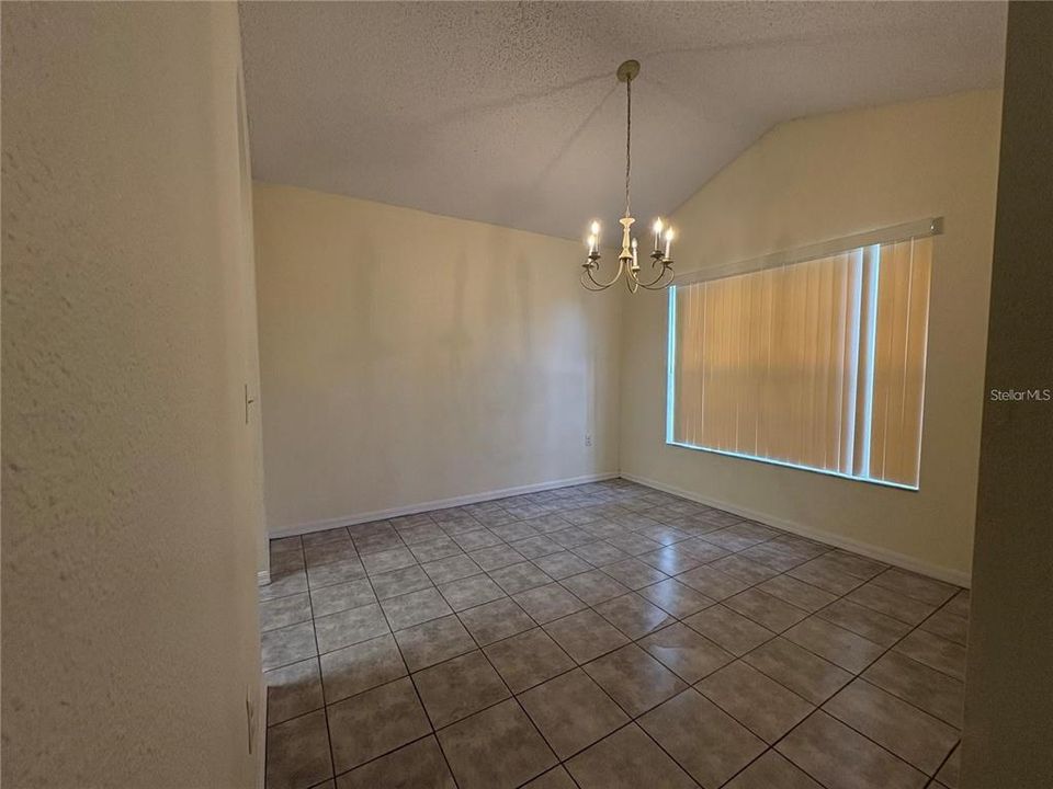 For Sale: $349,000 (3 beds, 3 baths, 2338 Square Feet)