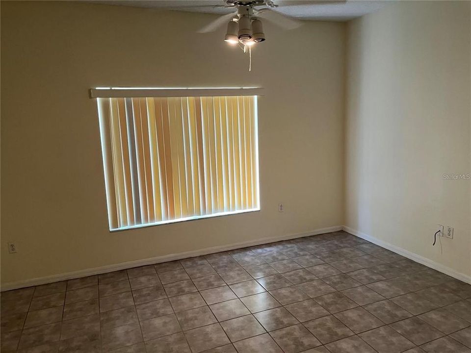 For Sale: $349,000 (3 beds, 3 baths, 2338 Square Feet)