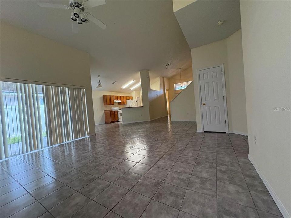 For Sale: $349,000 (3 beds, 3 baths, 2338 Square Feet)