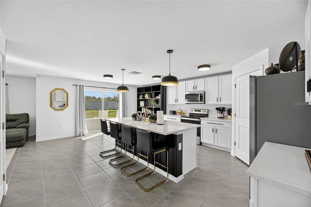 待售: $379,900 (4 贝兹, 3 浴室, 2435 平方英尺)