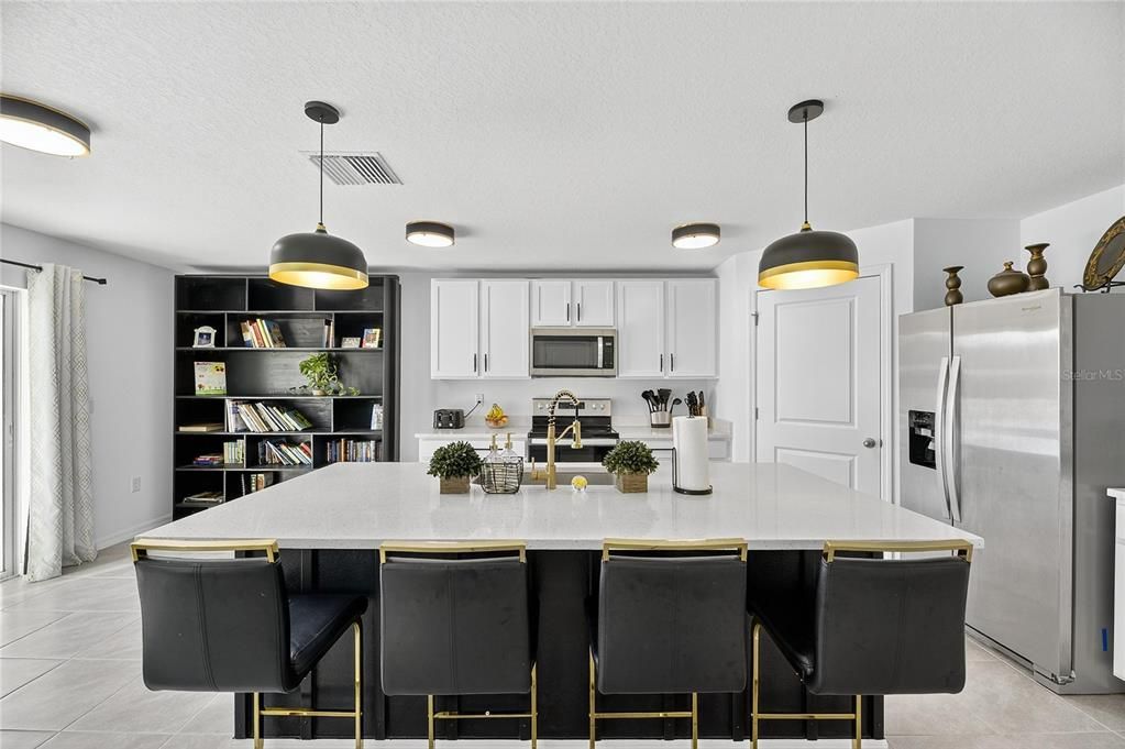 待售: $379,900 (4 贝兹, 3 浴室, 2435 平方英尺)