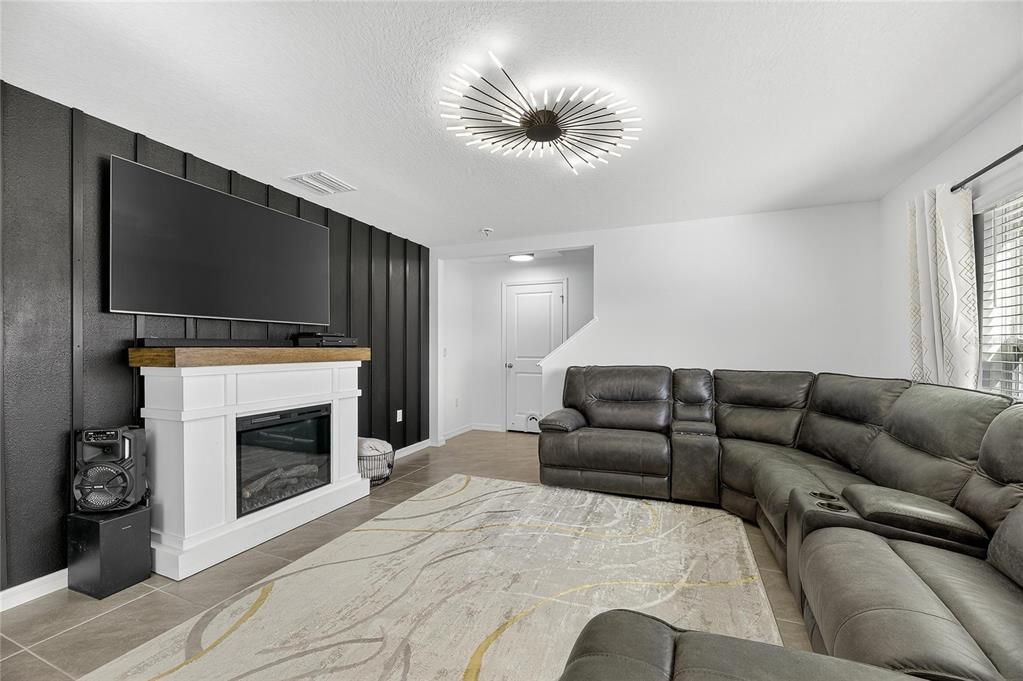 待售: $379,900 (4 贝兹, 3 浴室, 2435 平方英尺)